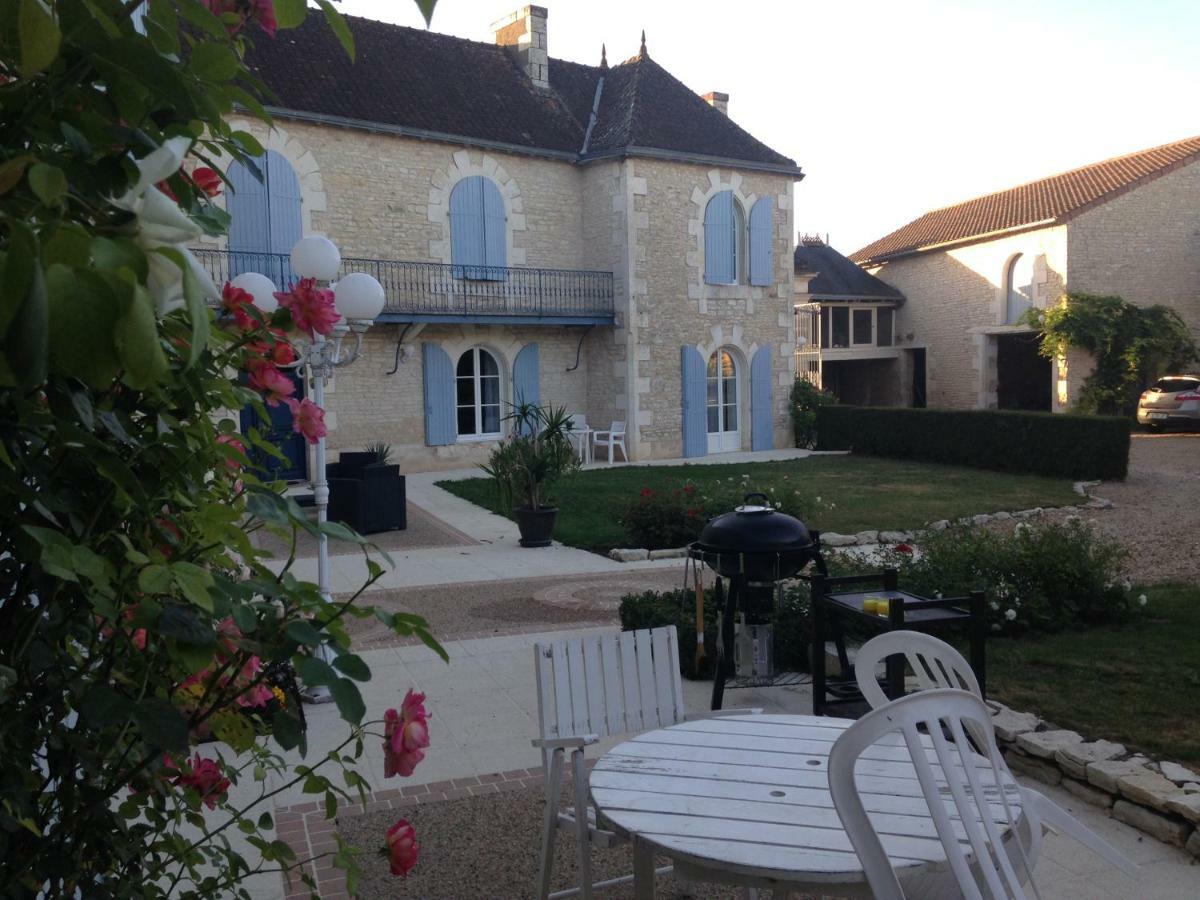 Les Clos Bleus Neuville-du-Poitou Eksteriør bilde